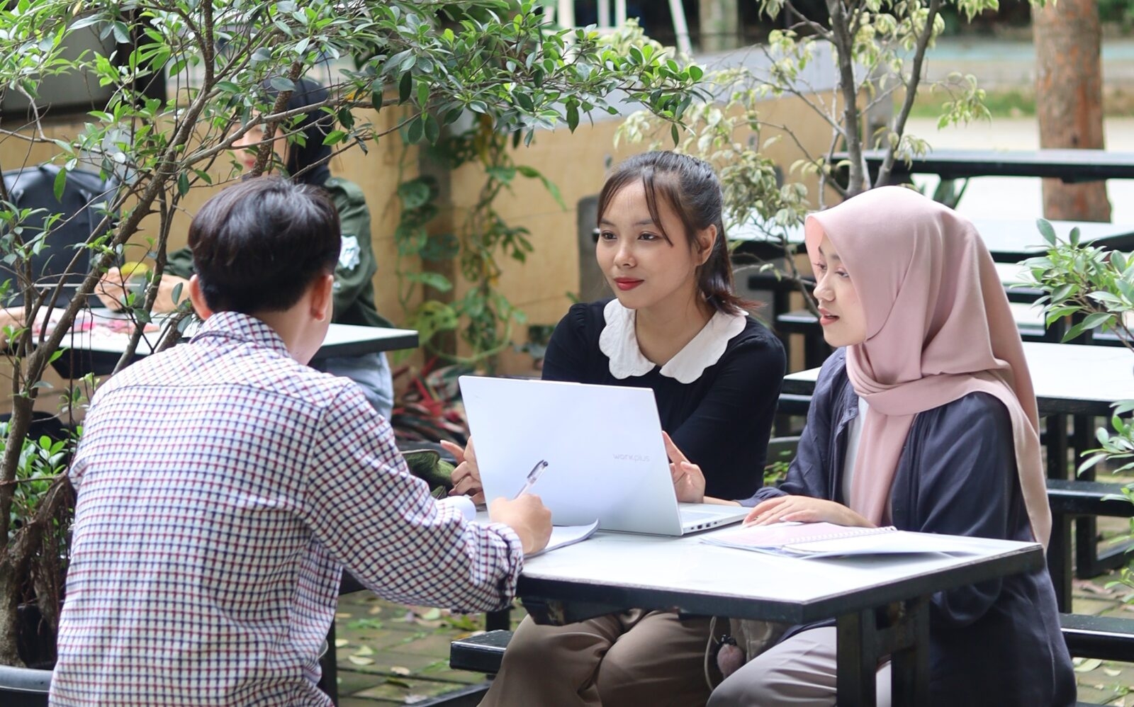 Mau Jago Coding, Mending Belajar Otodidak Atau Ikut Bootcamp?